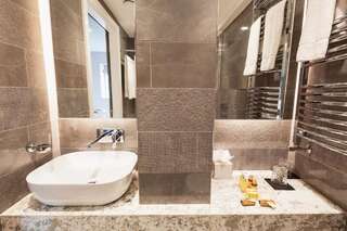 Отель Clarendon Suites Дублин Номер с кроватью размера «king-size»-2