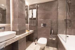 Отель Clarendon Suites Дублин Номер с кроватью размера «king-size»-3